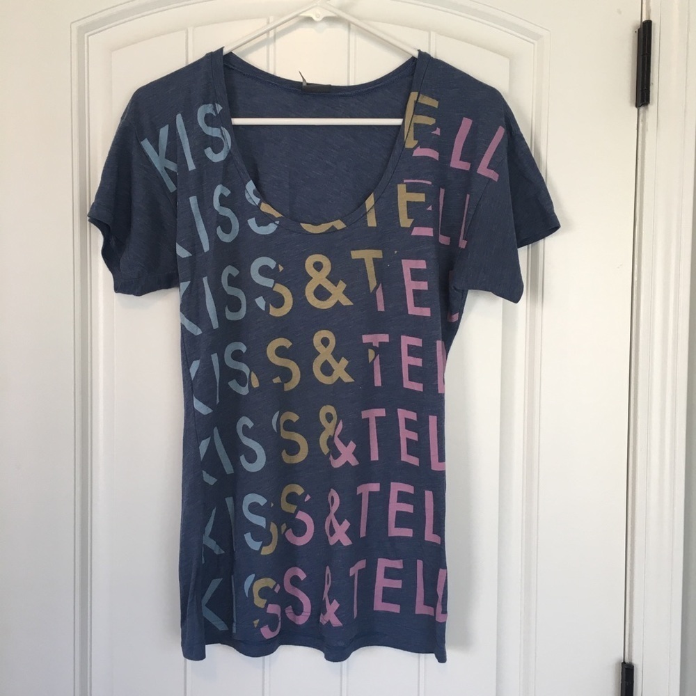 Sparkle & Fade Blue Kiss & Tell Tee Size Small
